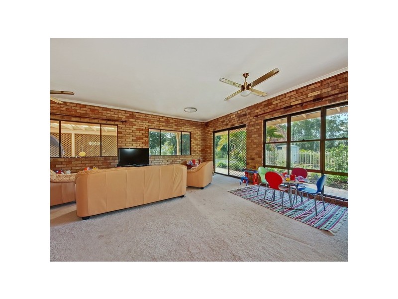 7 Mangifera Close, Wights Mountain QLD 4520