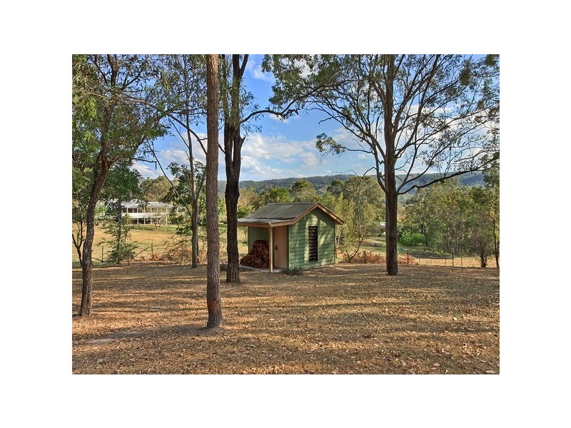 7 Mangifera Close, Wights Mountain QLD 4520