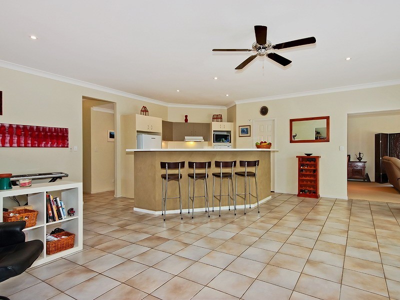 6 Brushwood Dr, Samford Valley QLD 4520