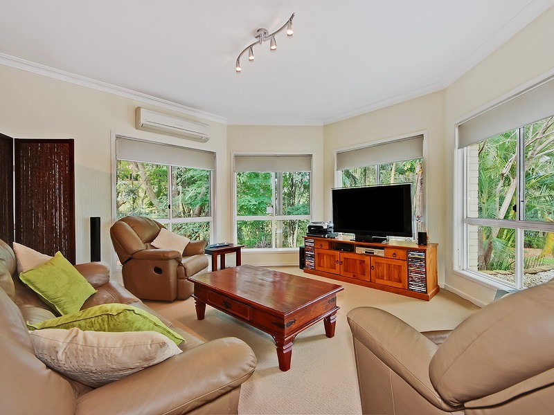 6 Brushwood Dr, Samford Valley QLD 4520