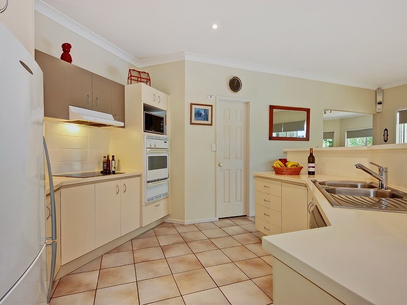 6 Brushwood Dr, Samford Valley QLD 4520