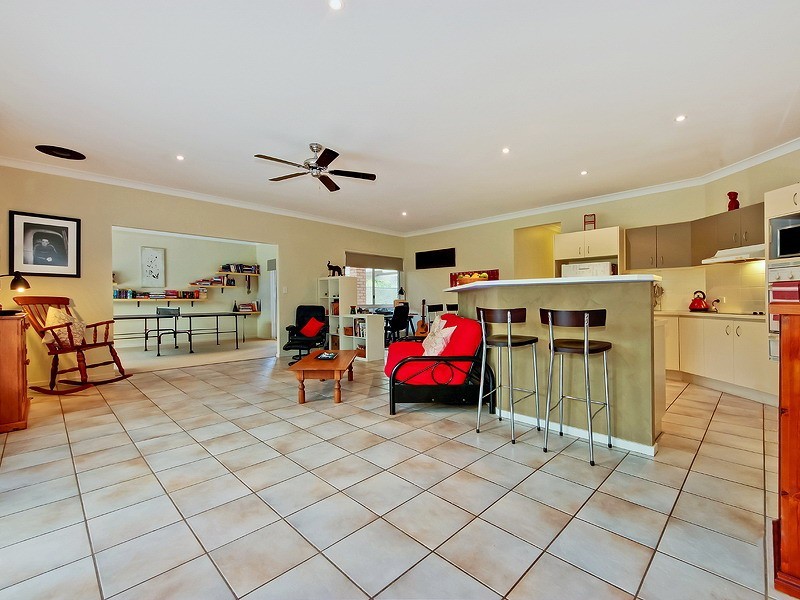 6 Brushwood Dr, Samford Valley QLD 4520