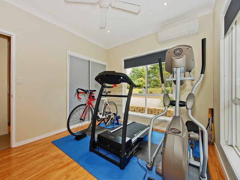 6 Brushwood Dr, Samford Valley QLD 4520