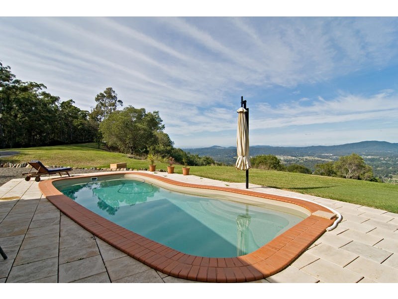 32 Cedardell Ct, Closeburn QLD 4520