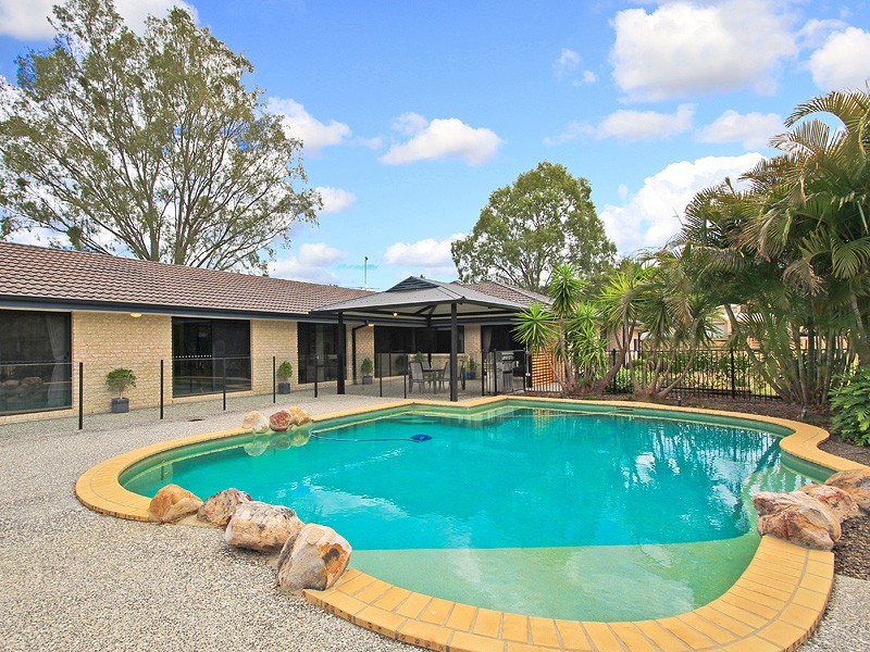 19 Showgrounds Drive, Highvale QLD 4520