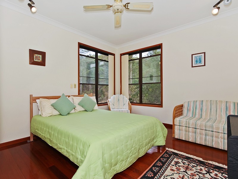 5 Nullamanna Road, Camp Mountain QLD 4520