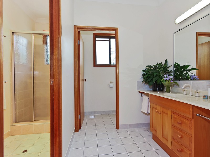 5 Nullamanna Road, Camp Mountain QLD 4520