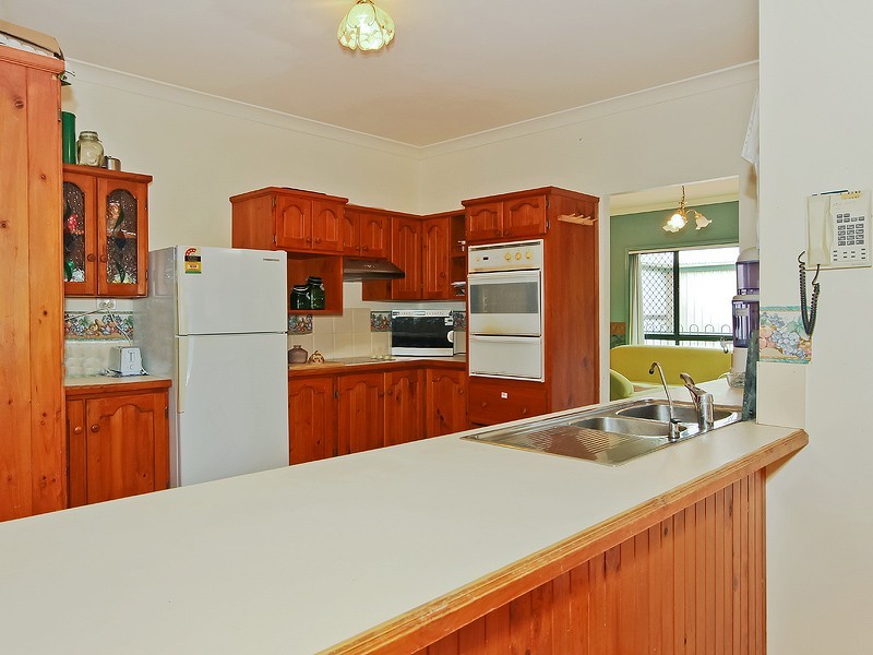 4 Brushwood Dr, Samford Valley QLD 4520