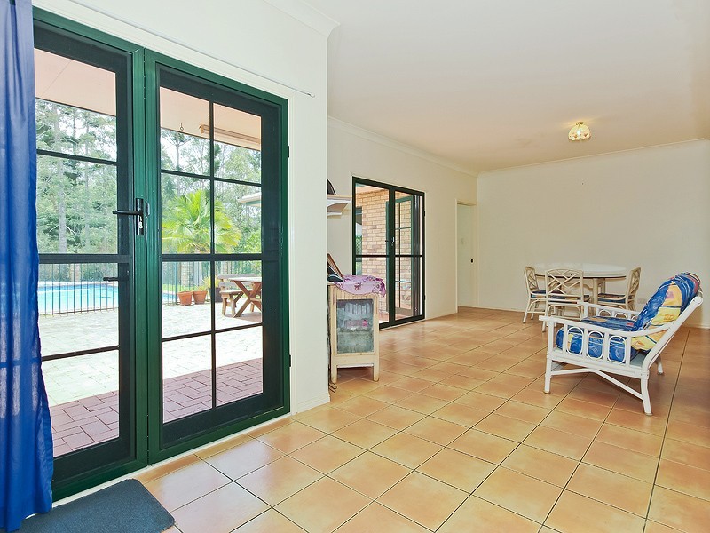 4 Brushwood Dr, Samford Valley QLD 4520