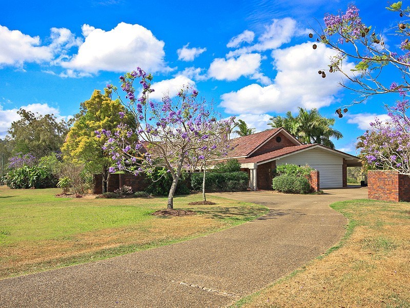 14 Valray Place, Samford Valley QLD 4520
