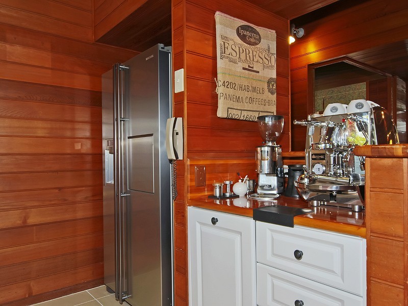 14 Valray Place, Samford Valley QLD 4520