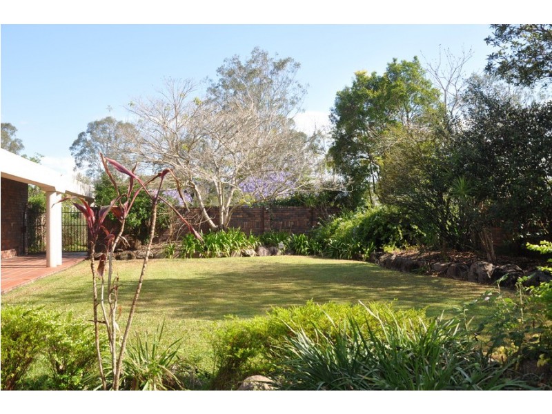 14 Valray Place, Samford Valley QLD 4520