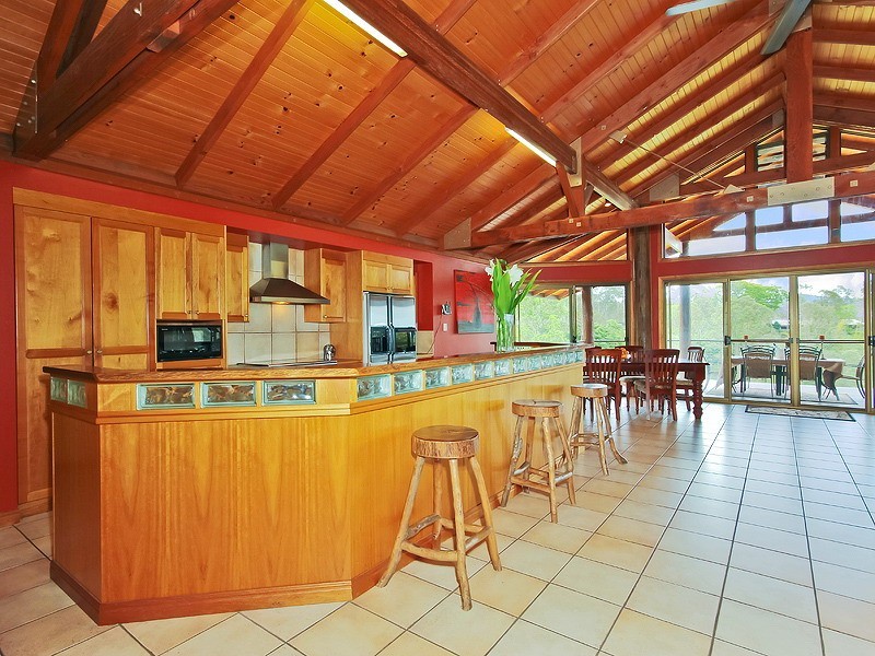 68 Oatlands Crt, Wights Mountain QLD 4520