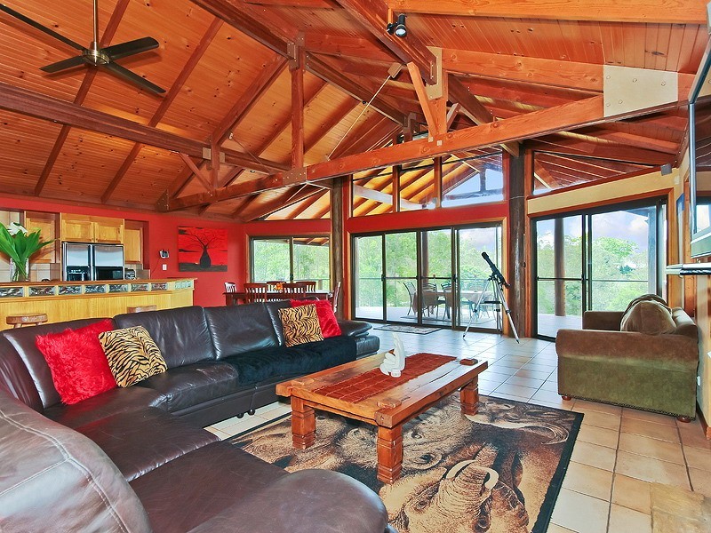 68 Oatlands Crt, Wights Mountain QLD 4520