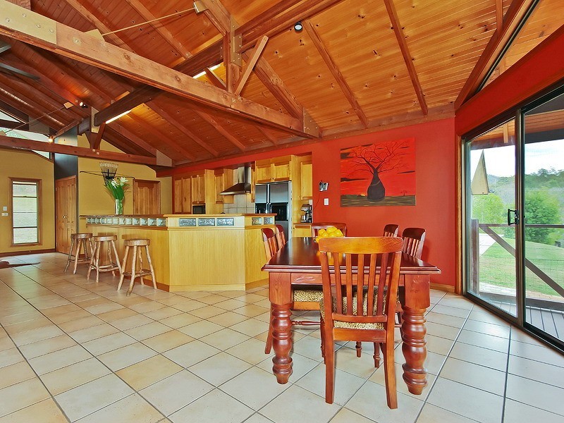 68 Oatlands Crt, Wights Mountain QLD 4520