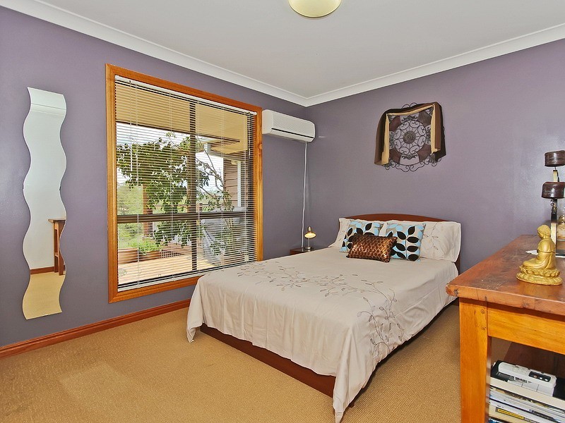 68 Oatlands Crt, Wights Mountain QLD 4520