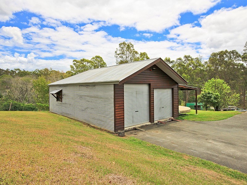 68 Oatlands Crt, Wights Mountain QLD 4520