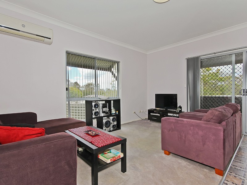 68 Oatlands Crt, Wights Mountain QLD 4520