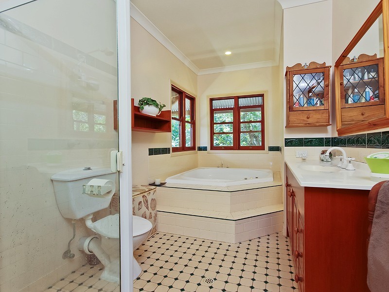 4 Springfield Ct, Wights Mountain QLD 4520