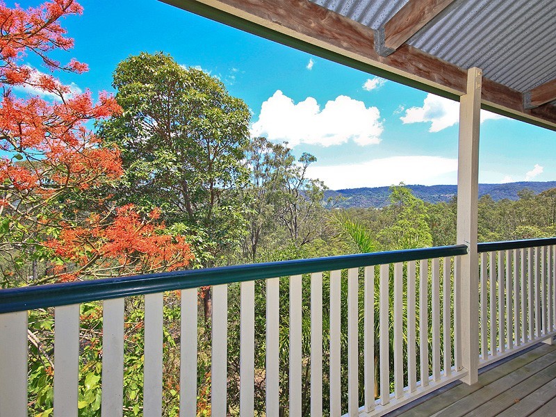4 Springfield Ct, Wights Mountain QLD 4520