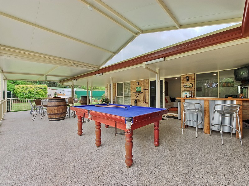 8 Clapham Court, Bunya QLD 4055