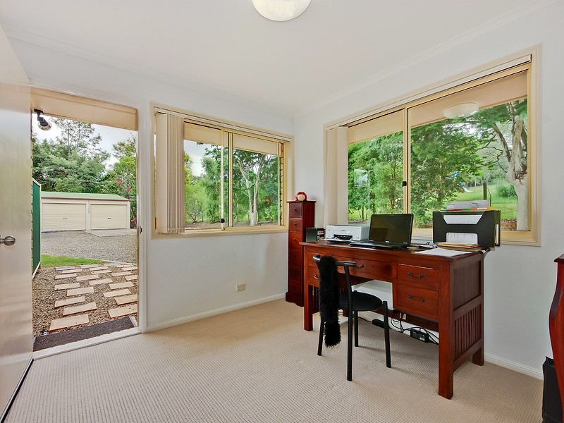 8 Clapham Court, Bunya QLD 4055