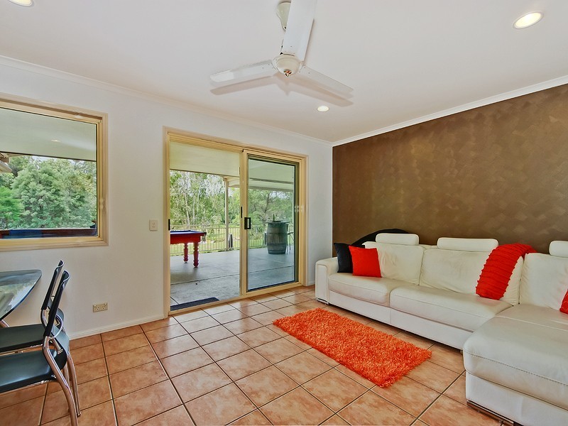 8 Clapham Court, Bunya QLD 4055