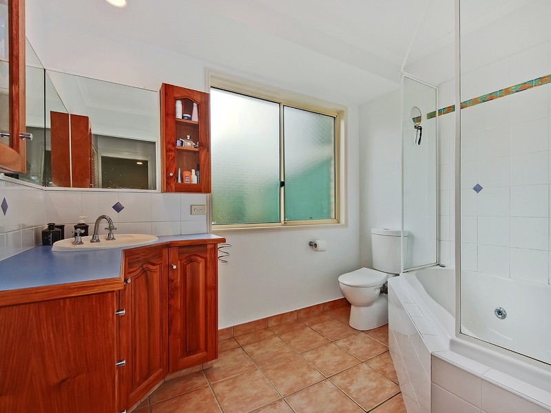 8 Clapham Court, Bunya QLD 4055