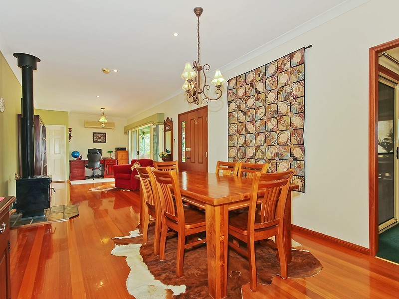 5 Woodview Street, Samford Valley QLD 4520