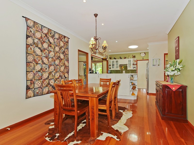 5 Woodview Street, Samford Valley QLD 4520