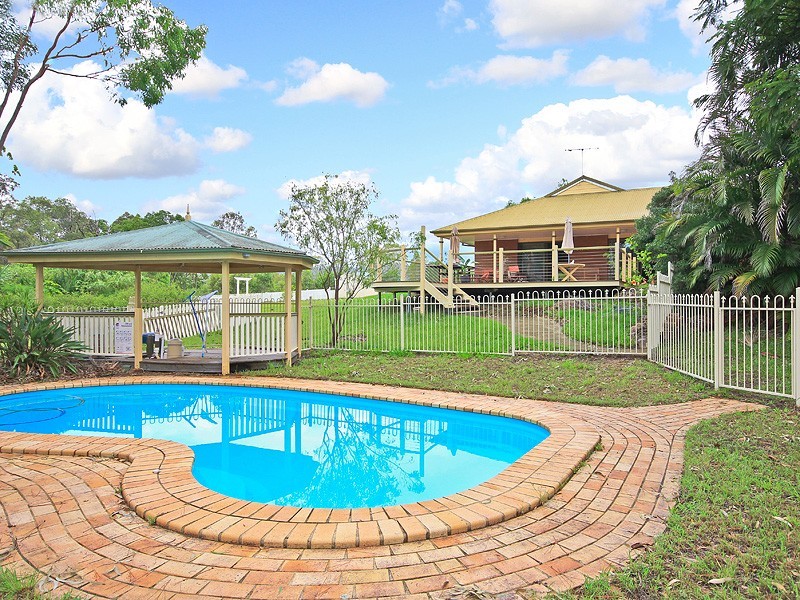 31 Wights Mountain Rd, Samford Valley QLD 4520