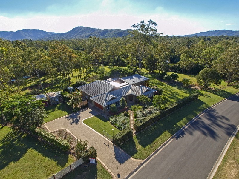 12 Trentham Place, Samford Village QLD 4520