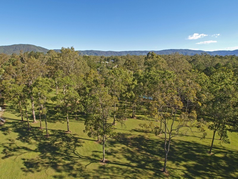 12 Trentham Place, Samford Village QLD 4520