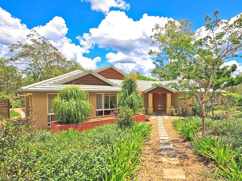 12 Trentham Place, Samford Village QLD 4520
