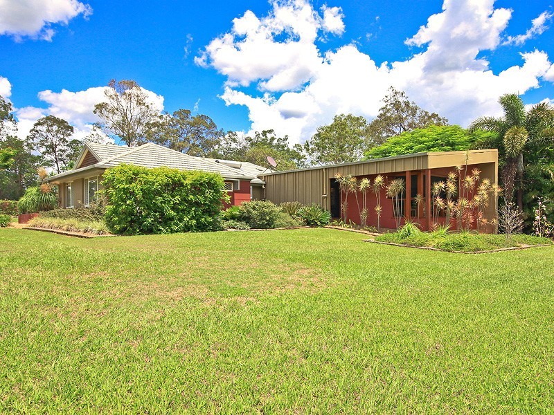12 Trentham Place, Samford Village QLD 4520