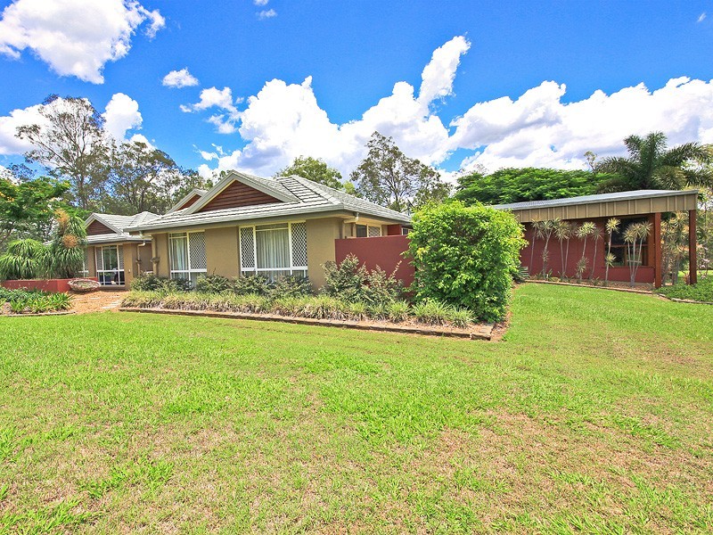 12 Trentham Place, Samford Village QLD 4520