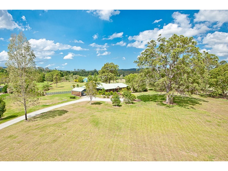 16 Richards Road, Camp Mountain QLD 4520
