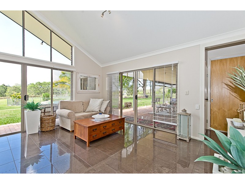 16 Richards Road, Camp Mountain QLD 4520