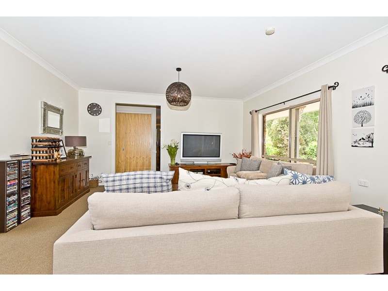 16 Richards Road, Camp Mountain QLD 4520