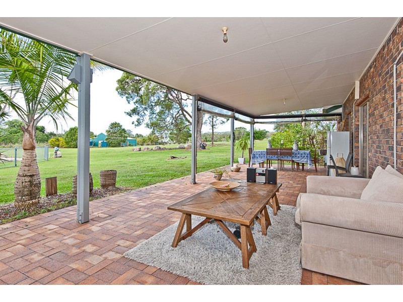 16 Richards Road, Camp Mountain QLD 4520