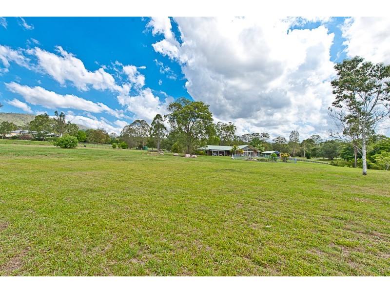 16 Richards Road, Camp Mountain QLD 4520