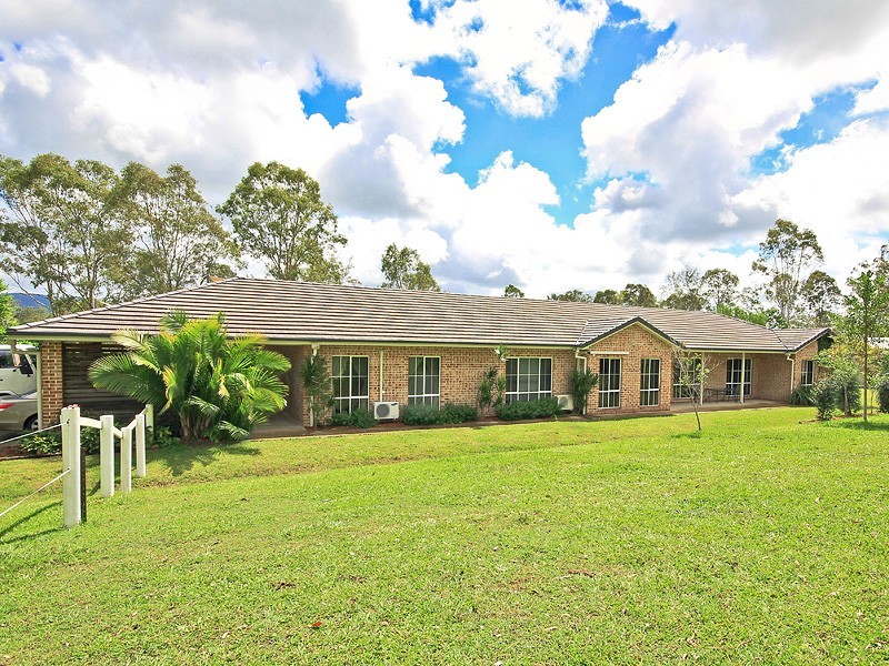 12 Davison Road, Camp Mountain QLD 4520