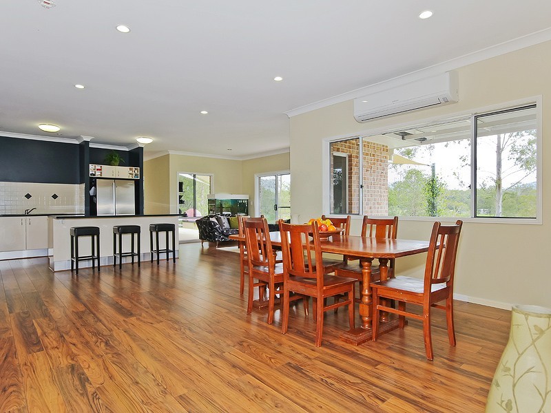 12 Davison Road, Camp Mountain QLD 4520