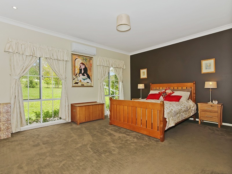 12 Davison Road, Camp Mountain QLD 4520