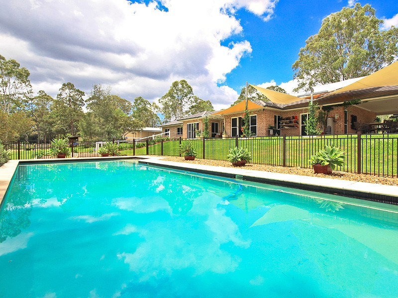 12 Davison Road, Camp Mountain QLD 4520