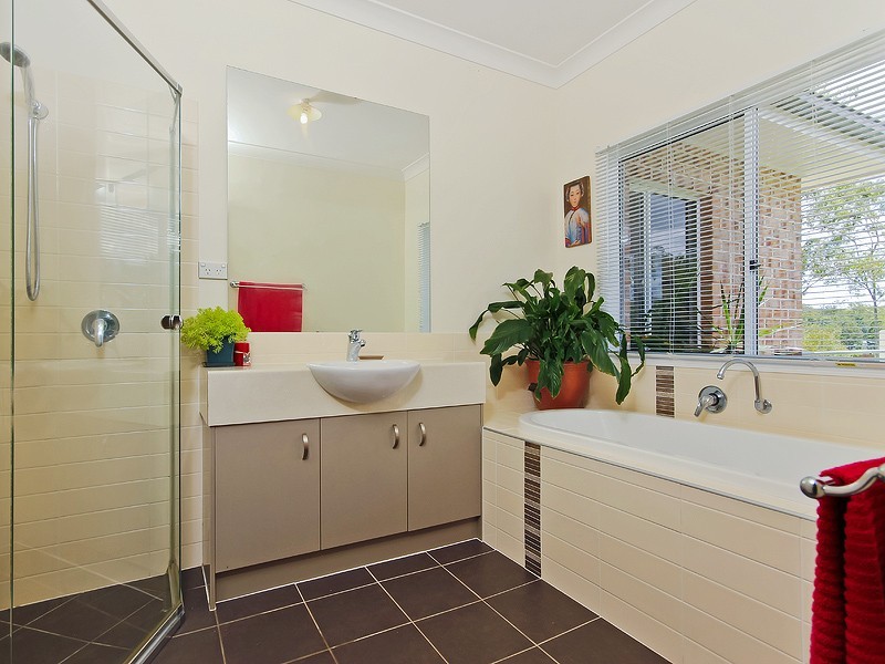 12 Davison Road, Camp Mountain QLD 4520