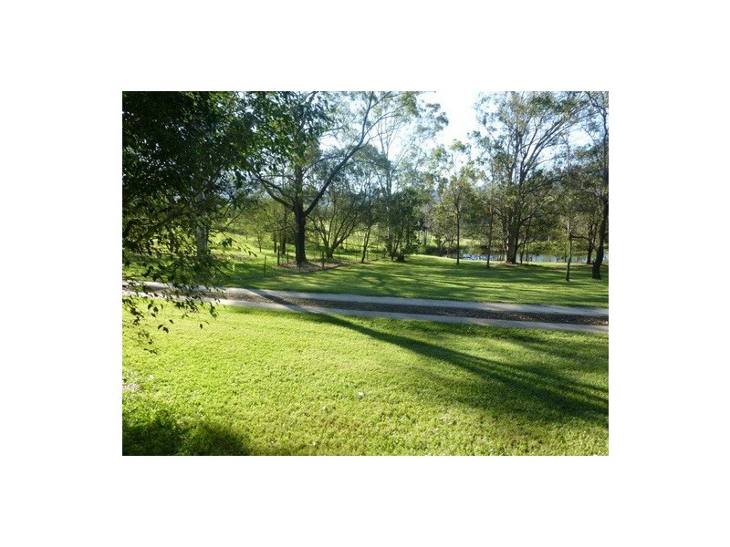 8 Brunswick PLace, Wights Mountain QLD 4520