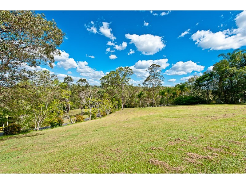 22 Stansell Court, Draper QLD 4520