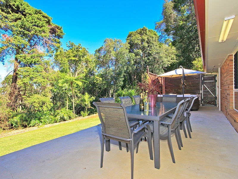 1827 Mount Glorious Rd, Mount Glorious QLD 4520
