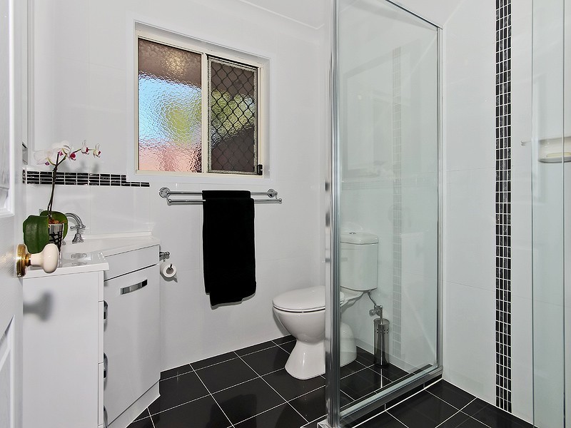 1827 Mount Glorious Rd, Mount Glorious QLD 4520